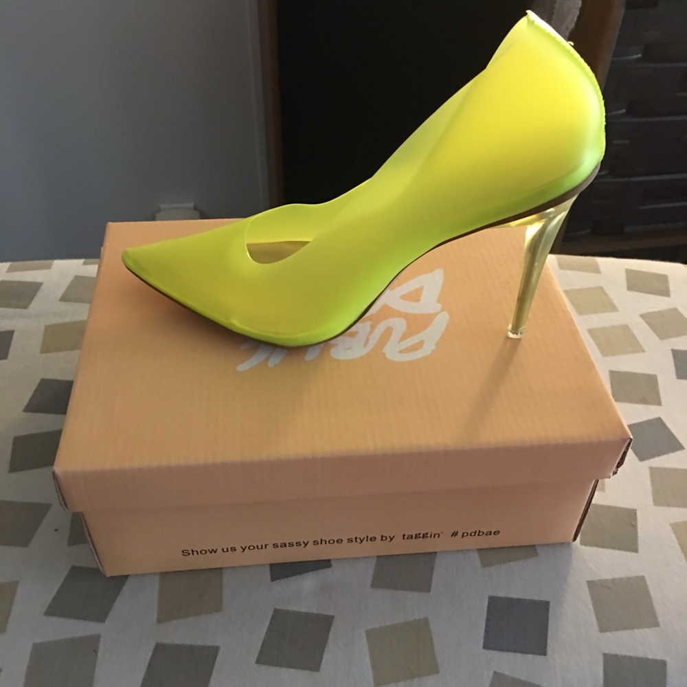 Perplexed heels